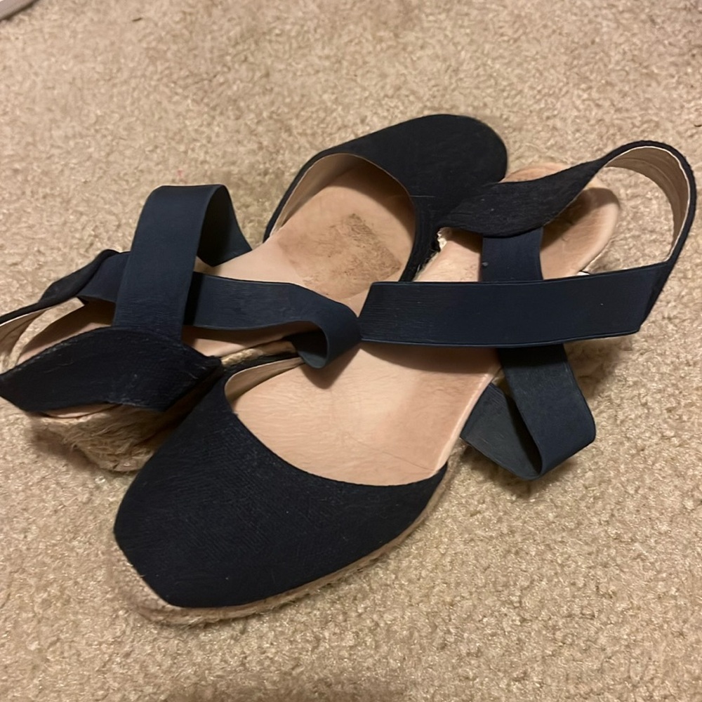 Navy and tan cross cross wedges size 8